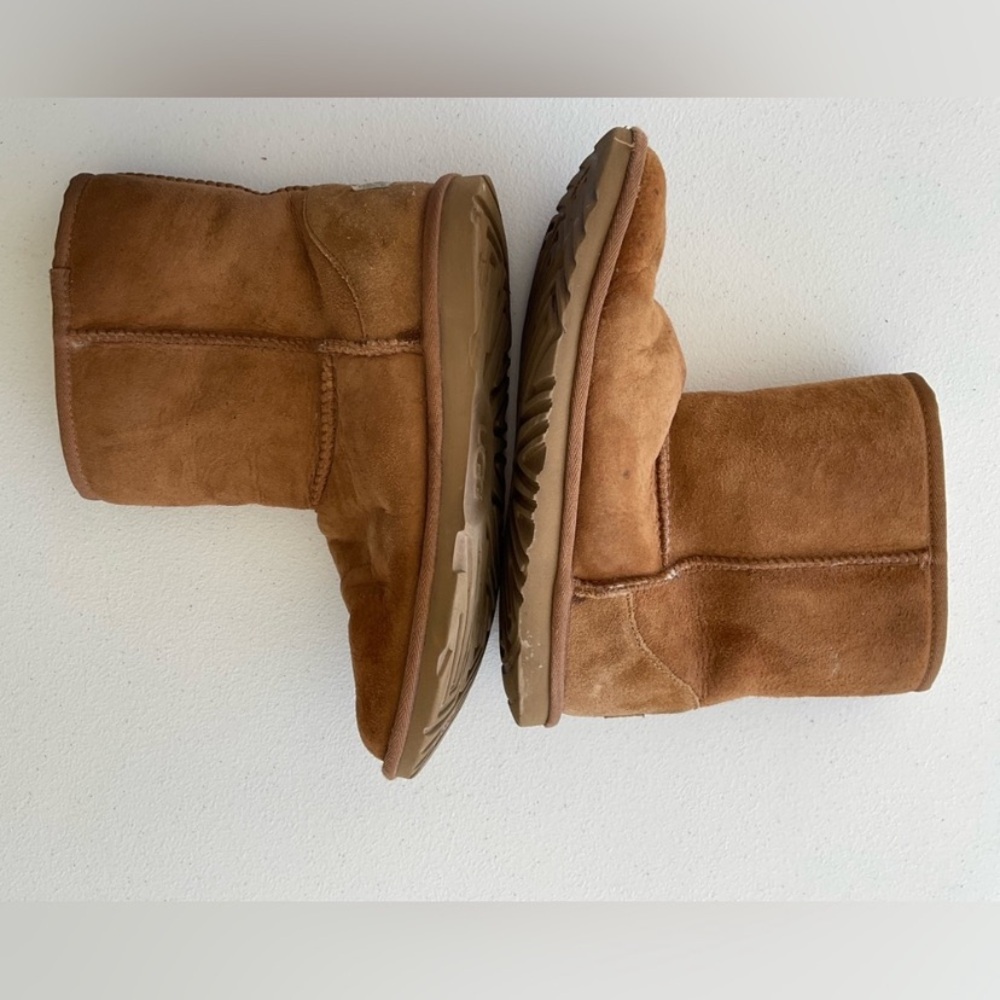 UGG Classic Short boots